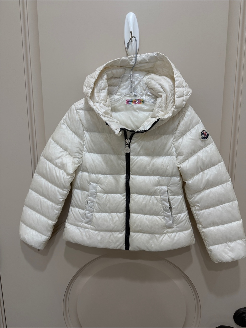 Moncler Ivory Hooded Quilted Down Jacket with Contrast Trim Size 6 girls
